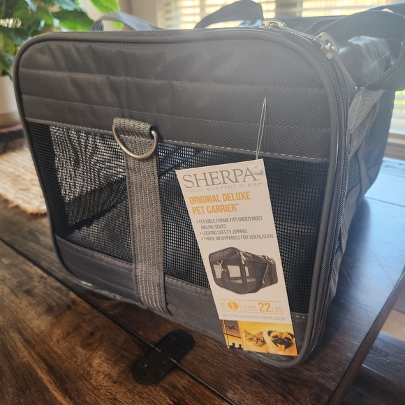 Sherpa Deluxe Soft-Sided Small Pet Transport Carrier with Mesh Ventilation. NWT - Picture 8 of 10